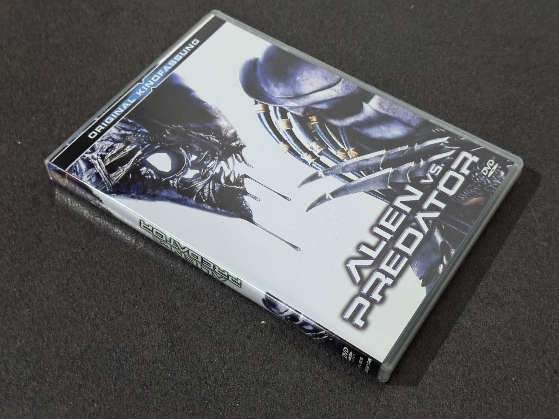 Tutti i DVDs: Alien vs Predator DVD "Original Kinofassung" EN/DE – Usato da Fribourg venduto da tschjoly 5