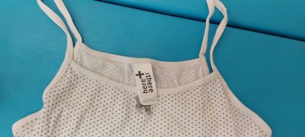 Biancheria intima: 2 x Unterhemden/Leibchen Gr. 134/140 – Usato da Oberhofen AG venduto da iitf2020 2