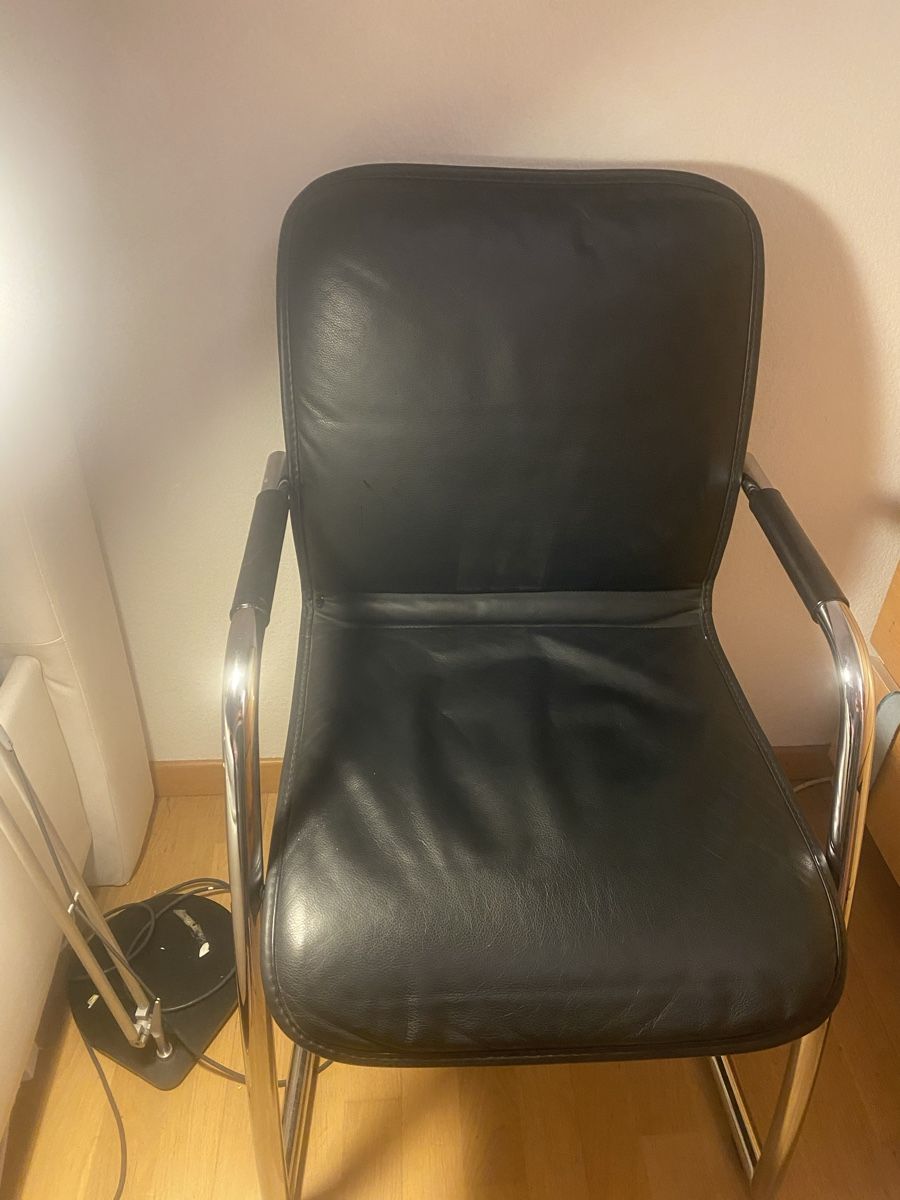 Chaises: Leder Sthul  – D'occasion à Dietikon par Tdaf33