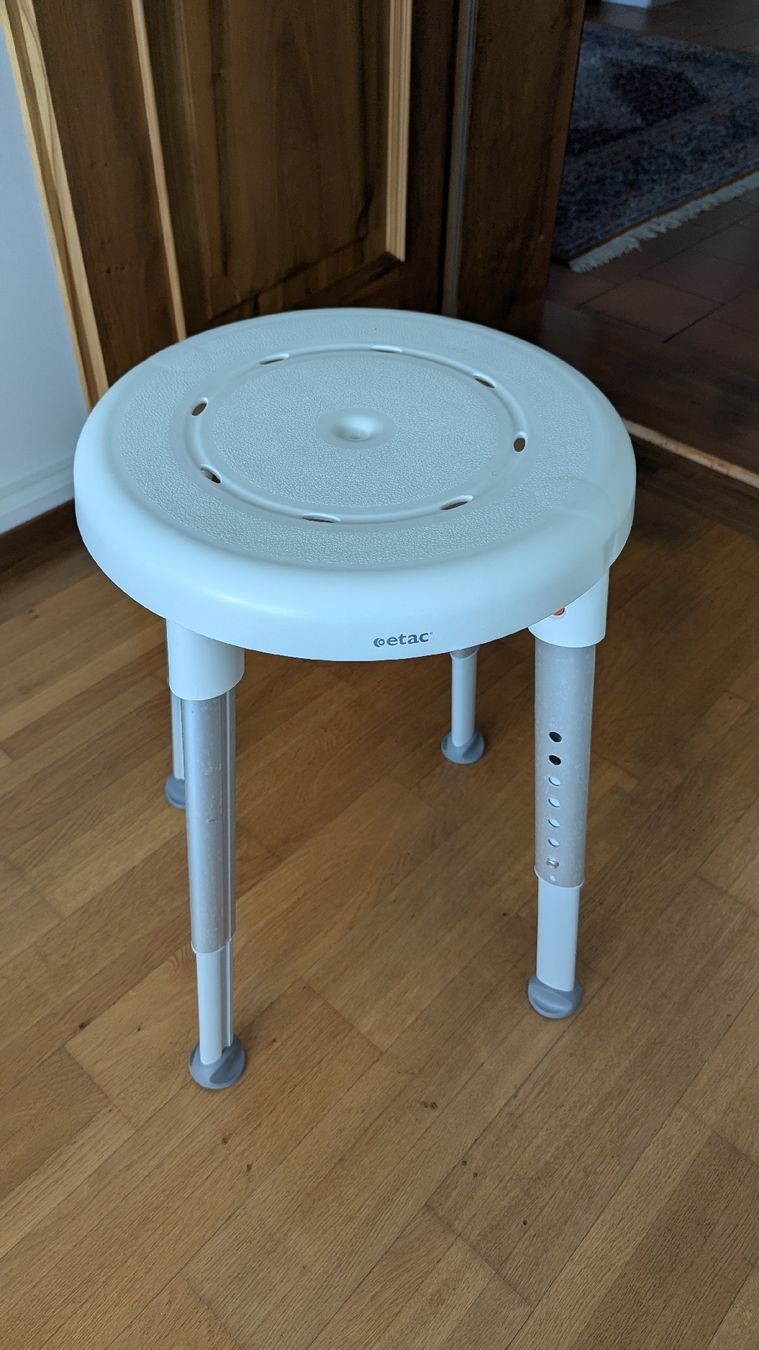 Chaises: Duschstuhl – Neuf (Voir description) à Schwyz par baze