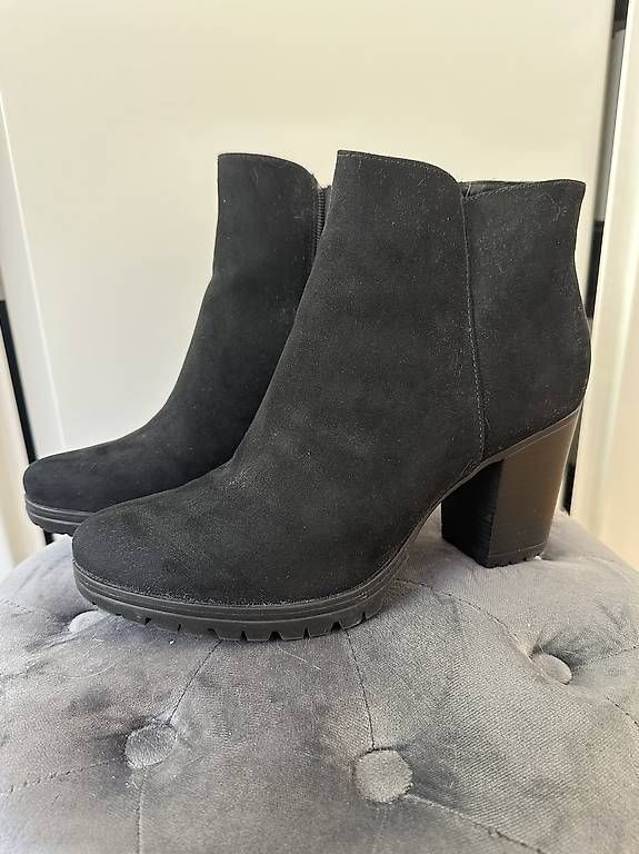 Scarpe da donna: Schwarze Ankle Boots mit Blockabsatz Gr. 39 – Usato da Klingnau venduto da mic_qk2t