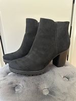 Schwarze Ankle Boots mit Blockabsatz Gr. 39