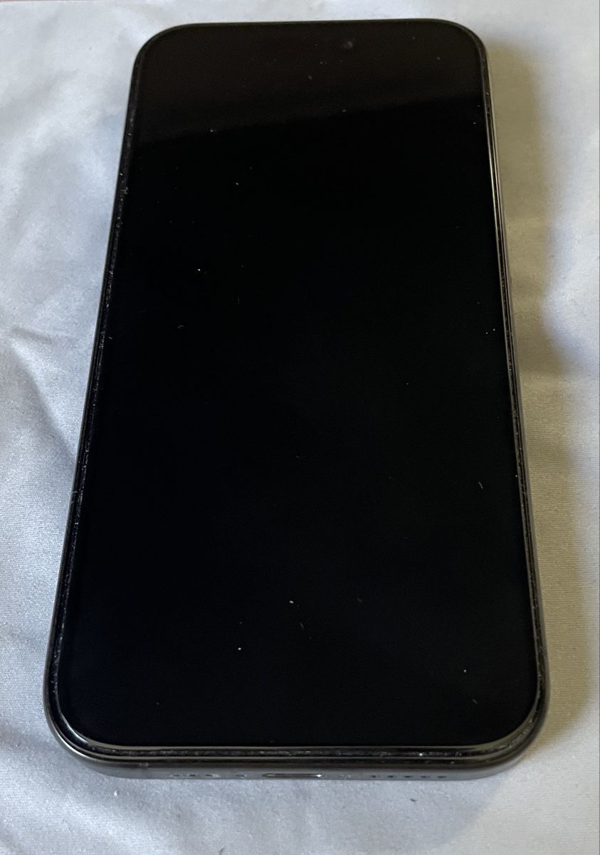 Apple Portables: iPhone 15 Pro, Black Titanium, 128GB – D'occasion à Zürich par Granitus250 5
