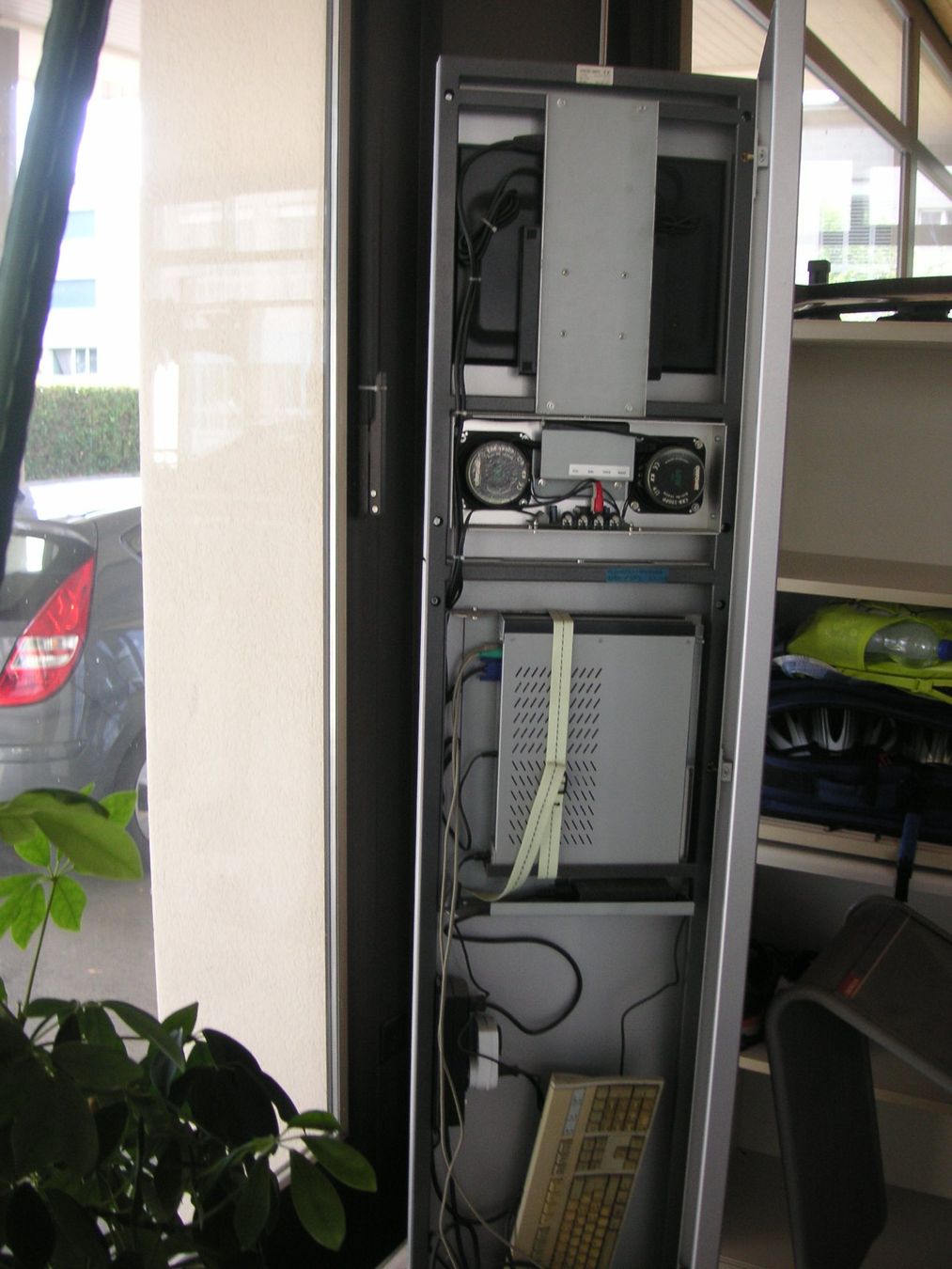 Monitore: Displa mit Bildschirm – Gebraucht aus Bremgarten AG von honda5620 1