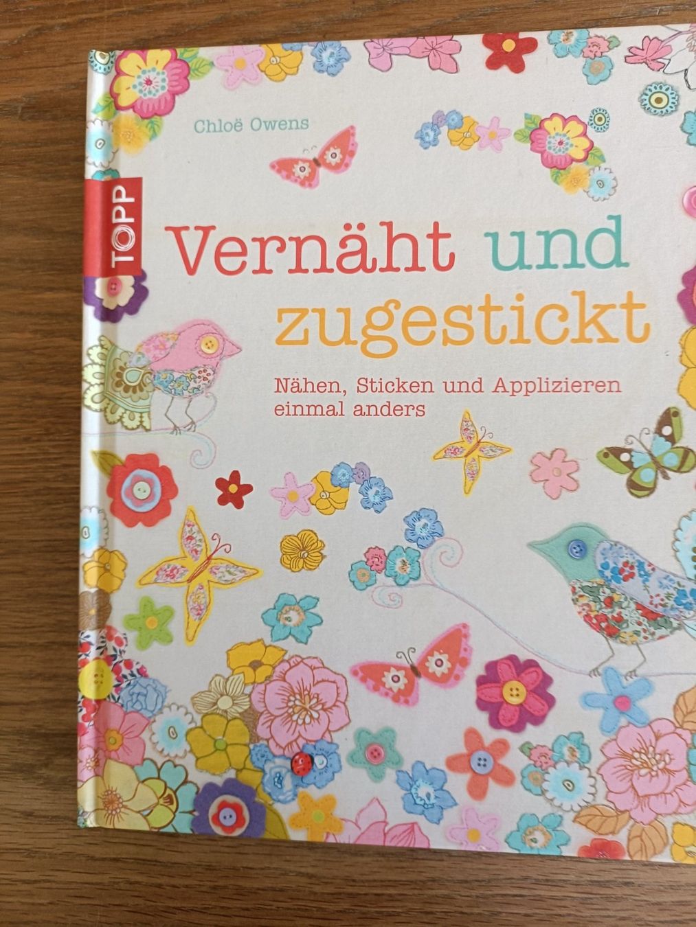 Livres: Aktion: Buch Vernäht und zugestickt – Neuf (Voir description) à Rotkreuz par Basana2