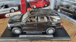 GMC Yukon Denali 1:18 Welly