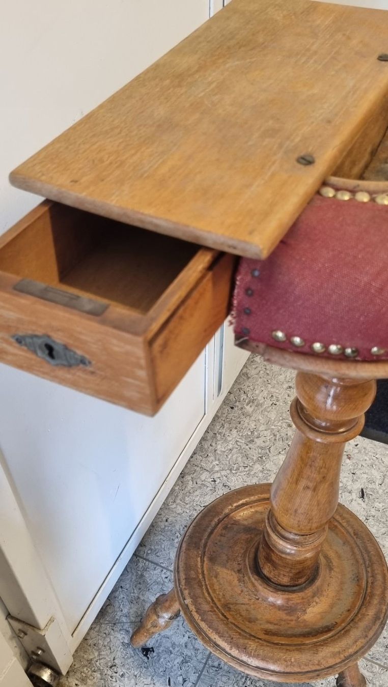 Cerchi da ricamo: Klöppelstock aus Holz mit Lade – Usato da Flums venduto da Flumsantik 4