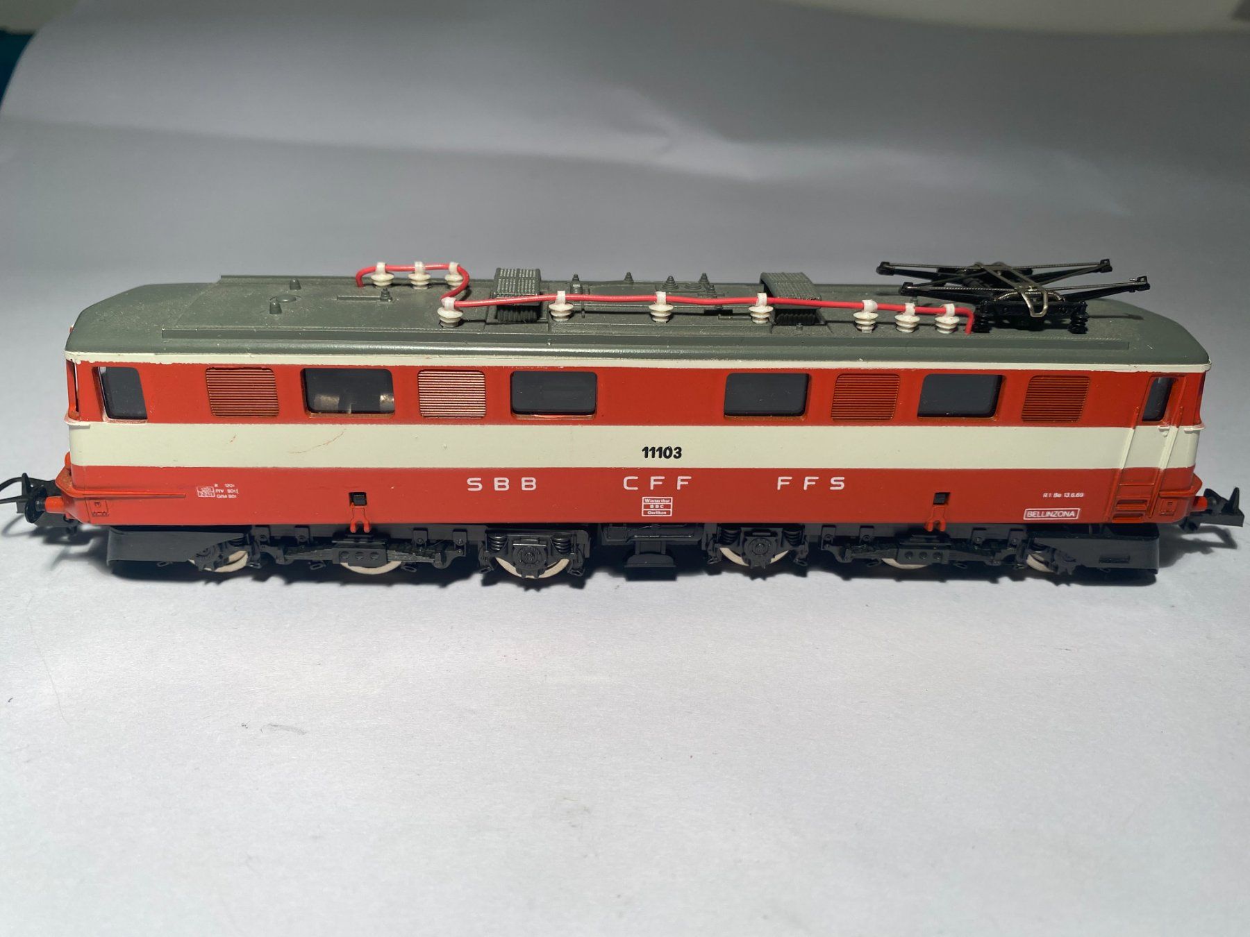 Lima Modellini di ferrovie: LIMA E-Lok Ae 6/6 SBB "Swiss Express", DC Analog – Usato da Buchrain venduto da Modellbahn11 1
