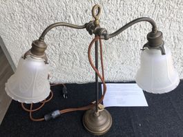 Antike Tischlampe