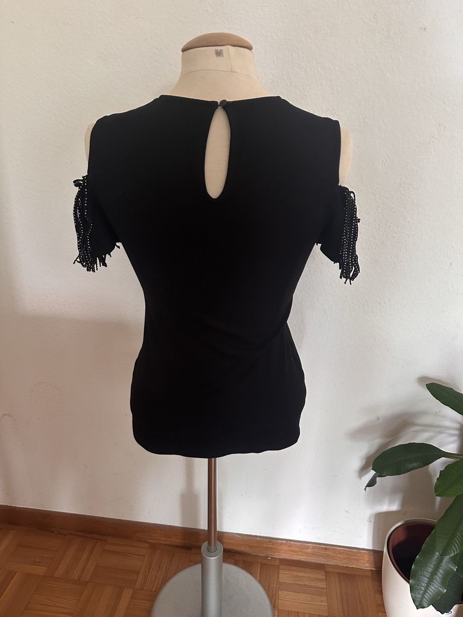 Guess T-shirt: Guess Top, Schwarz, Gr. M, Fransen Applikation – Usato da Winterthur venduto da whatdreamz 1