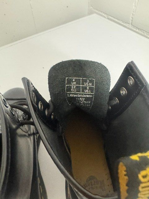 Dr. Martens Schuhe für Jungen: Dr Martens Kinder Schnürrboots Gr.37 – Gebraucht aus Buchs ZH von jan_v2ql 2