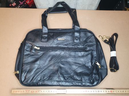 Schicke Handtasche von Carla Fantini, schwarz, neuwertig.