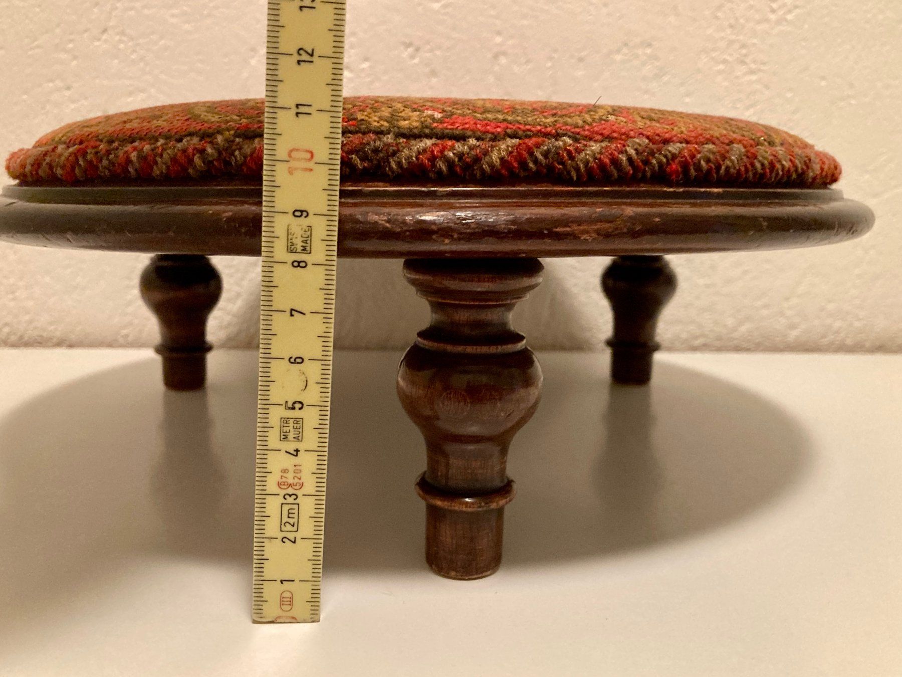 Sgabelli: Möbel Schemel Tabouret Tritthocker Holz braun Stoff Goblin – Usato da Wangen b. Olten venduto da Buntgemischt 7