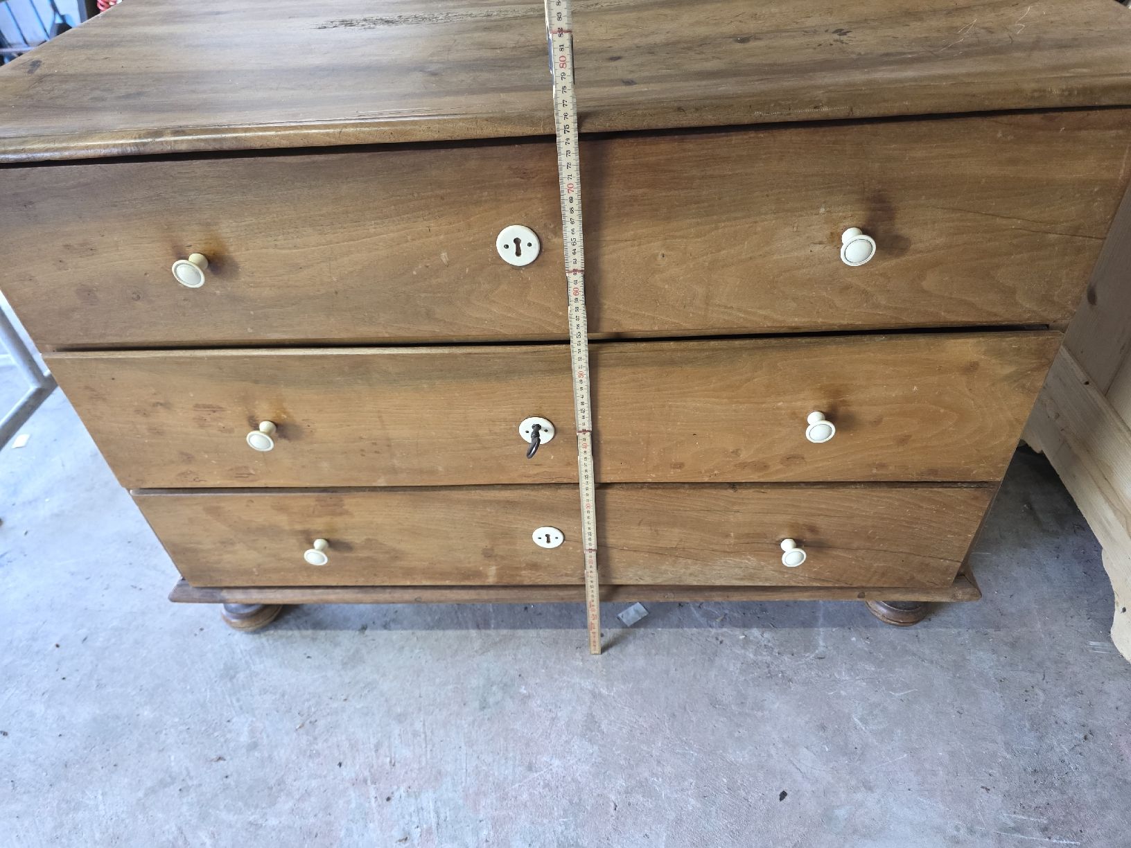 Kommoden: Kommode mit Schubladen Holz guter Zustand – Gebraucht aus Wolfertswil von Antiko 1