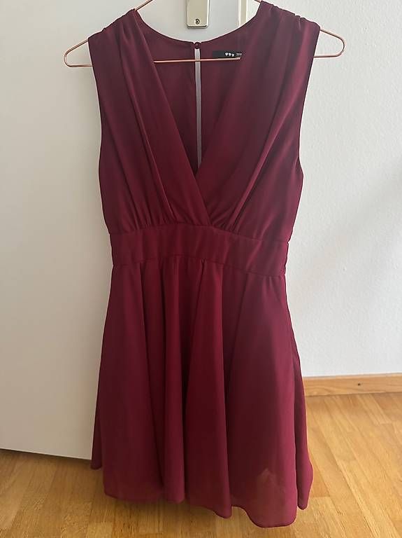 Vestiti: Bordeauxfarbenes Kleid – Usato da Dübendorf venduto da selinamariah 1