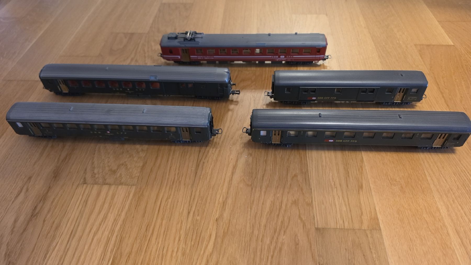 Lima Modellini di ferrovie: SBB Schnellzug Wagen EW I 5 Tlg. – Usato da Düdingen venduto da 20t_qp5z 1