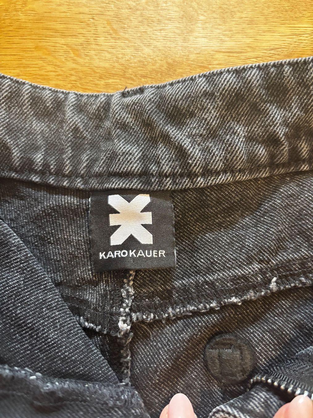 Jeans: Karo Kauer Jeans mit Cut-outs neu – Usato da Wald AR venduto da dom_m2wr
