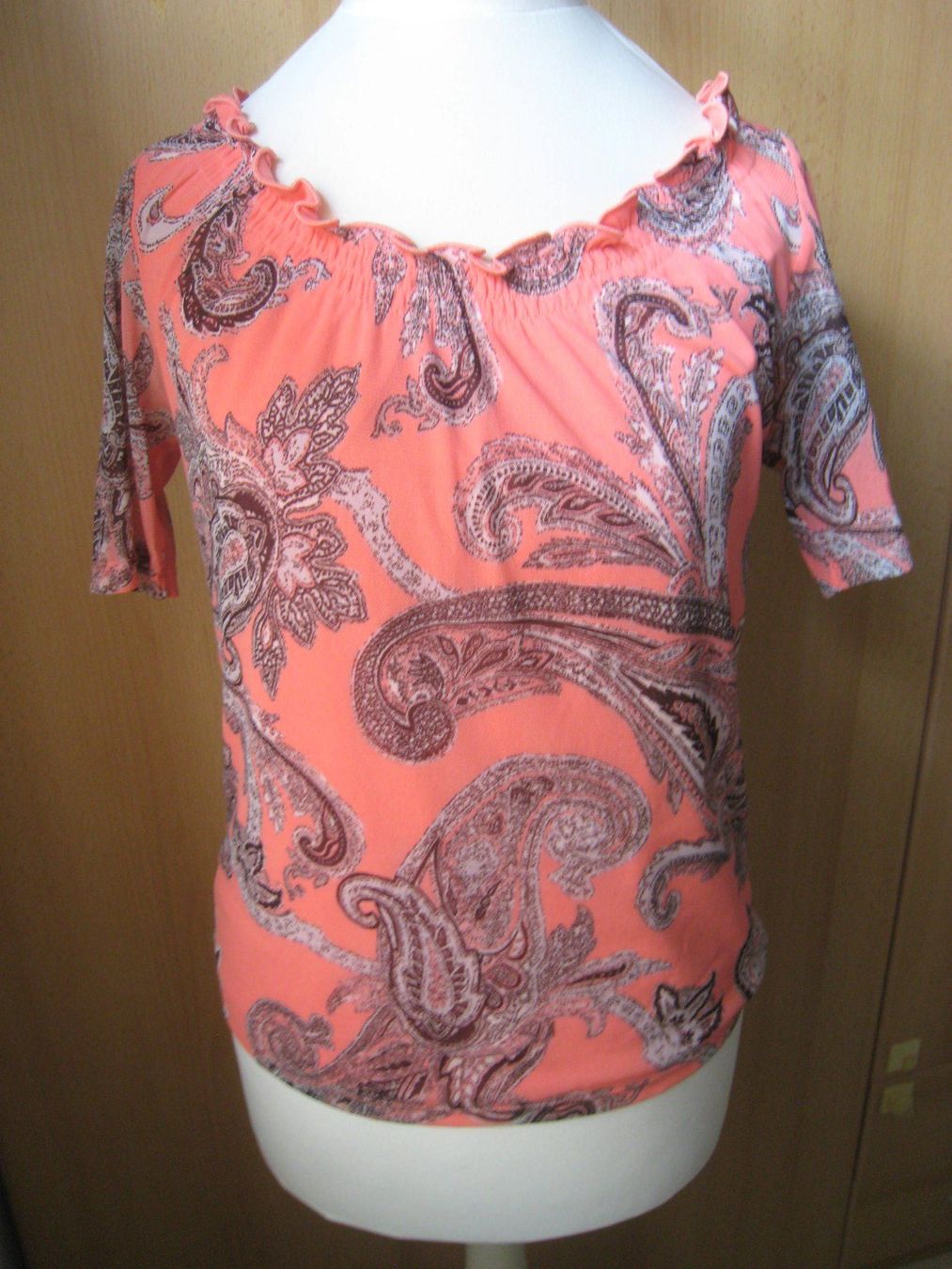 S.Oliver T-Shirts: lachsrotes SHIRT s.Oliver Premium Gr. 34 – Gebraucht aus Dättlikon von Mamakuga 2