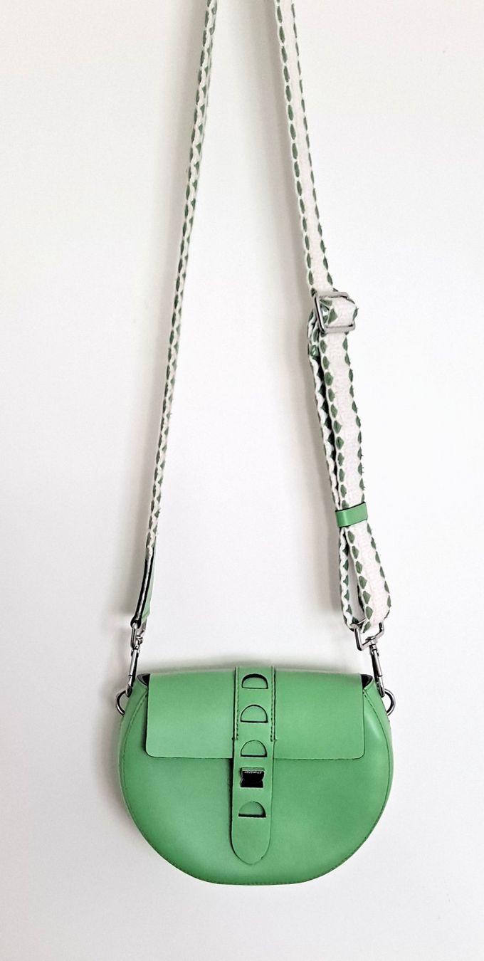 Coccinelle Borse da donna: Coccinelle carousel mini Leder Crossbody – Usato da Liestal venduto da Mas-Y-Mas 2