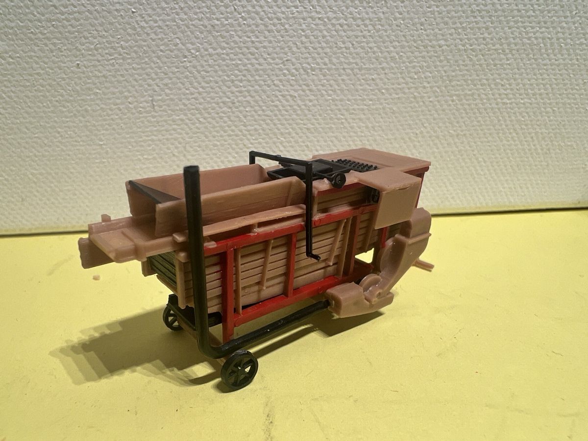 Preiser Modellini di ferrovie: Preiser Dreschmaschine Westfalia 1/87 – Usato da Weinfelden venduto da Kammerflimmern 2