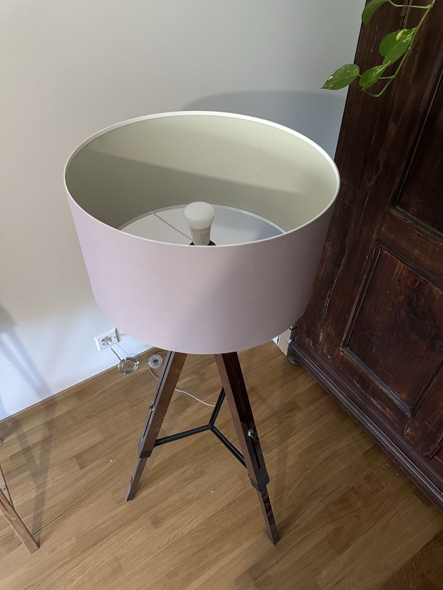 Lampade: Stehlampe im Tripod-Design – Usato da Binningen venduto da gal_cbz7 1