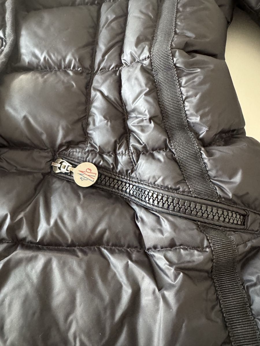Moncler Mäntel: Monclair Daunenmantel mit Fellkragen – Gebraucht aus stachen von Esther09 1