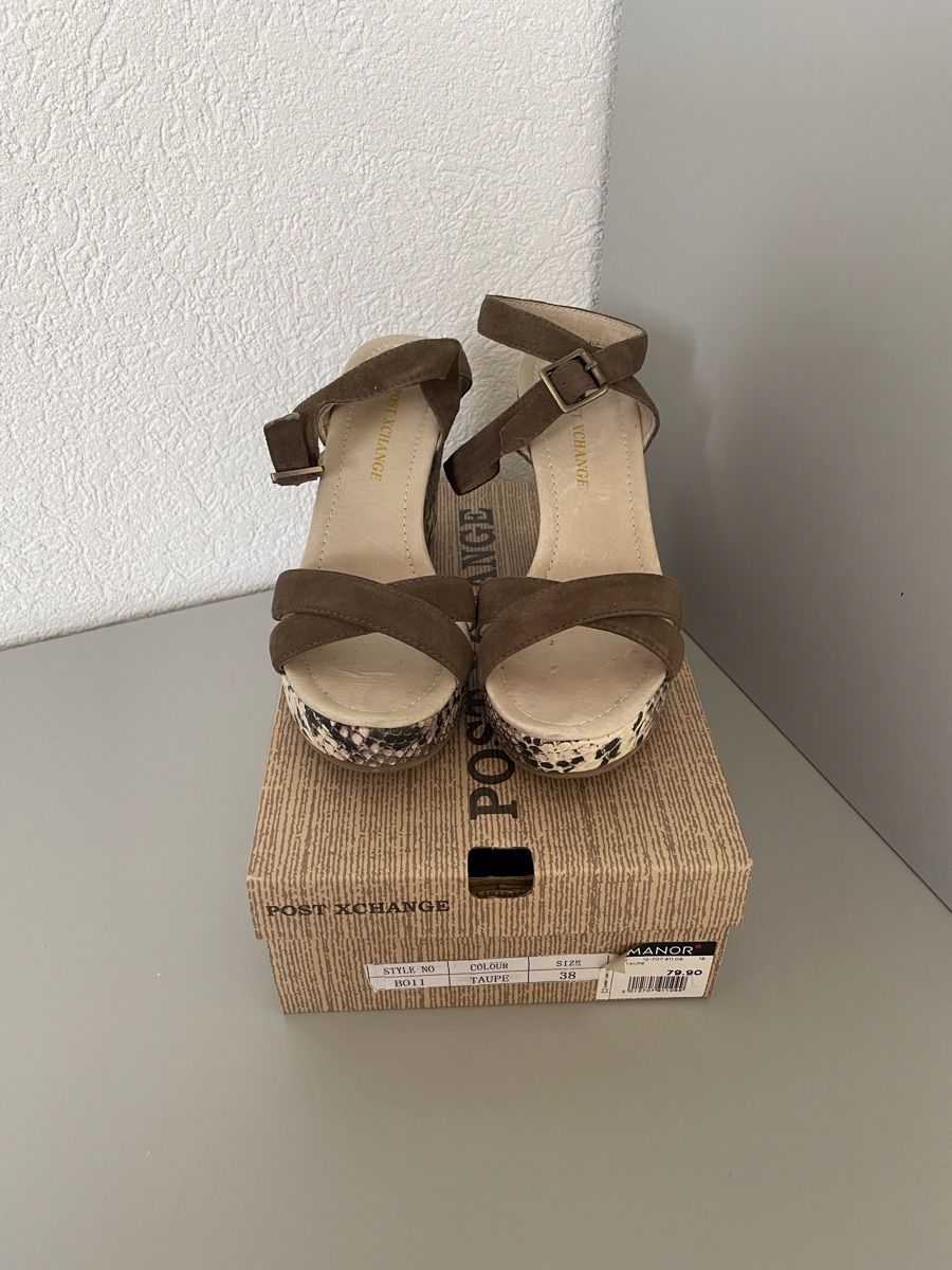 Scarpe da donna: Sandales à talons compensés cuir python Post Xchange, t. 38 – Usato da Vuadens venduto da Nina11 1
