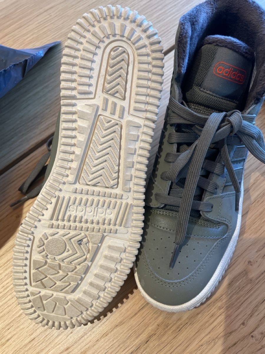 Adidas Scarpe per ragazzi: Warme Schuhe 40 – Usato da Schangnau venduto da sun39 1
