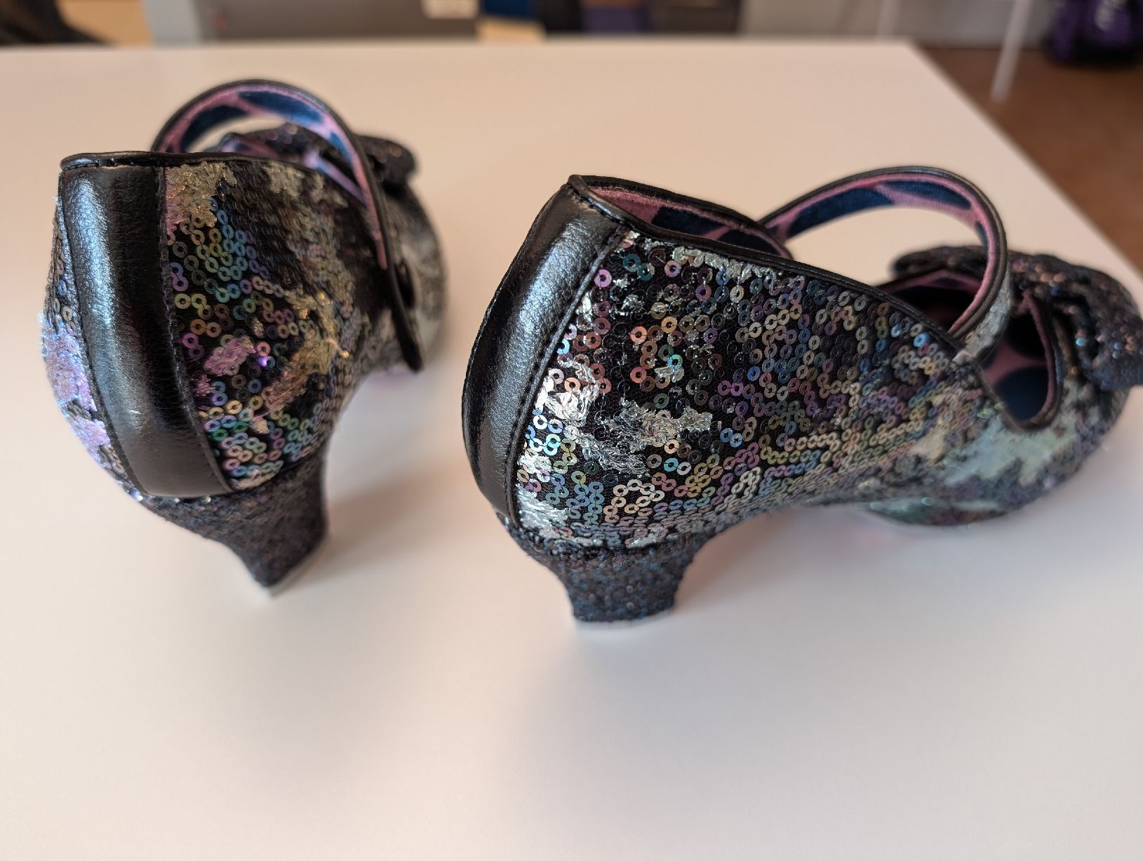 Damenschuhe: Irregular Choice Piccolo Wide Fit Pump Grösse 42 – Neu und originalverpackt aus Stäfa von IsaBach 2