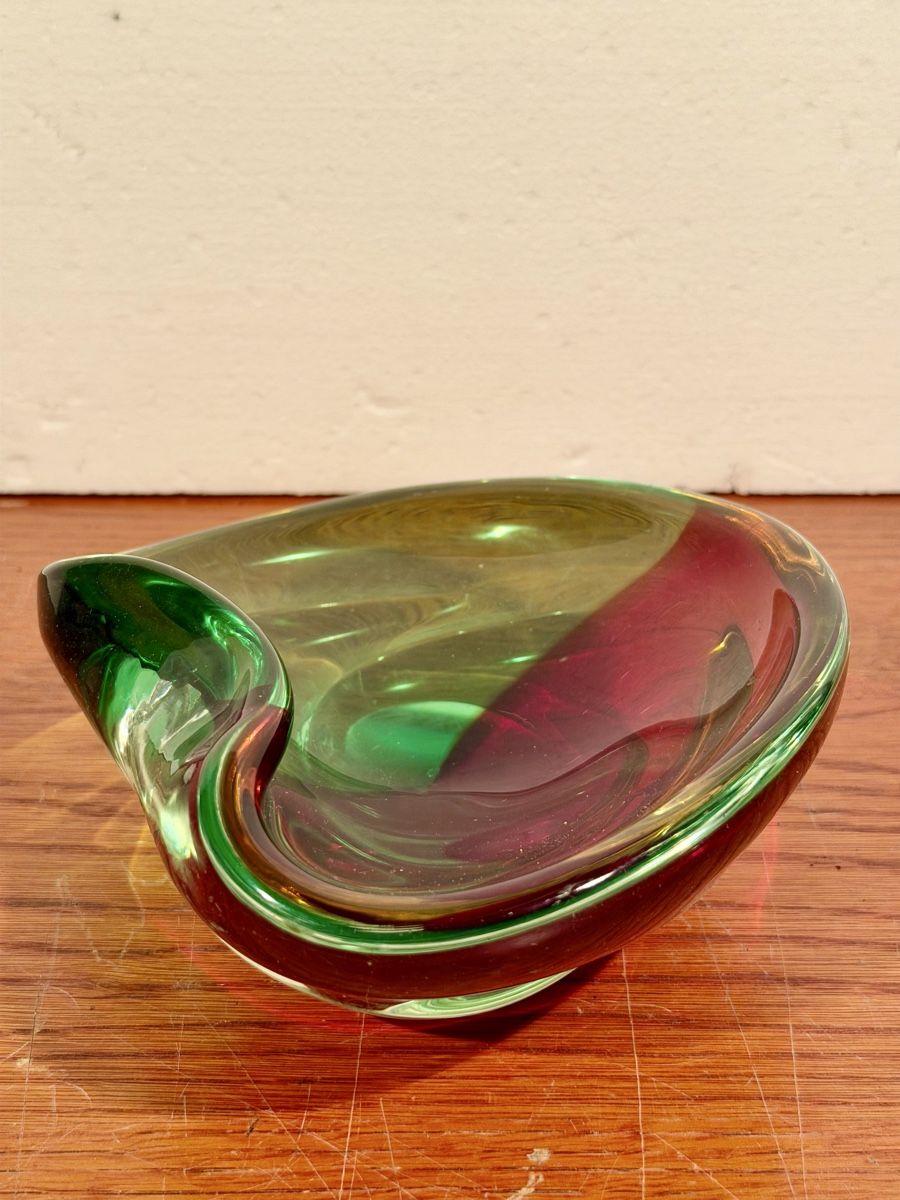 Portacenere: Vintage Emerald Green & Ruby Swirl Glass Ashtray Dish – Usato da Lausanne venduto da vas_mbk2 2
