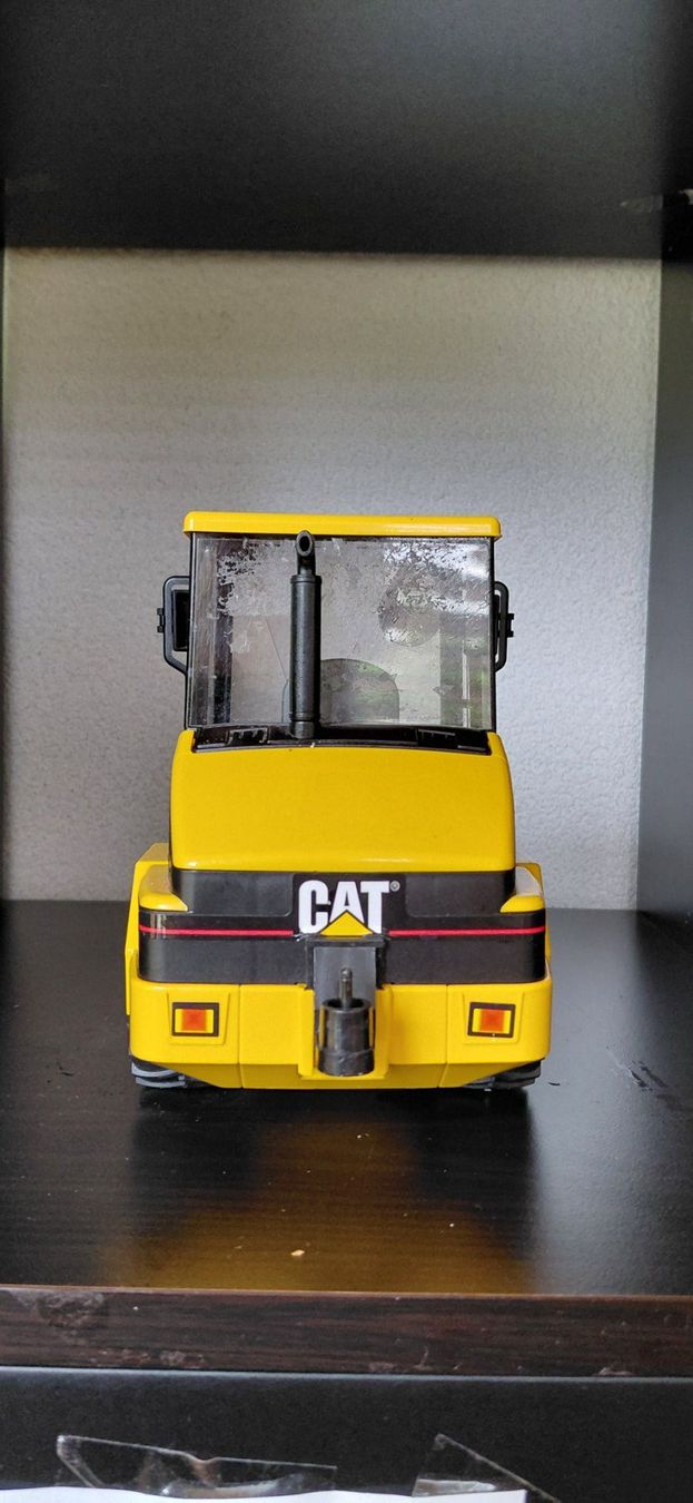 Bruder Jouets: Bruder Cat Kompaktgelenkradlader. – D'occasion à Linthal par Suzan9 3