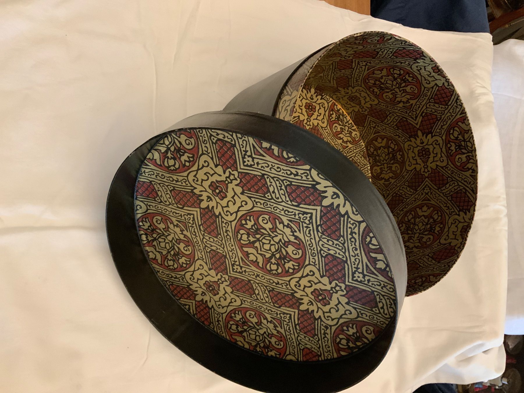 Copricapi, berretti & cappellini: Hutschachtel – Usato da Wangen an der Aare venduto da jonas6710 3