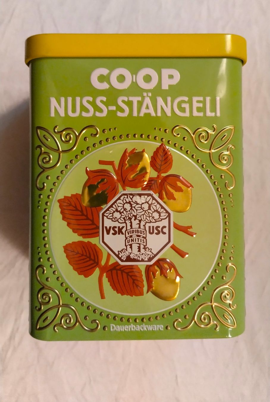 Barattoli: COOP Nostalgie Blechdose - Nuss-Stängeli ab Fr. 6.- – Usato da Bellach venduto da JingleJerry 4