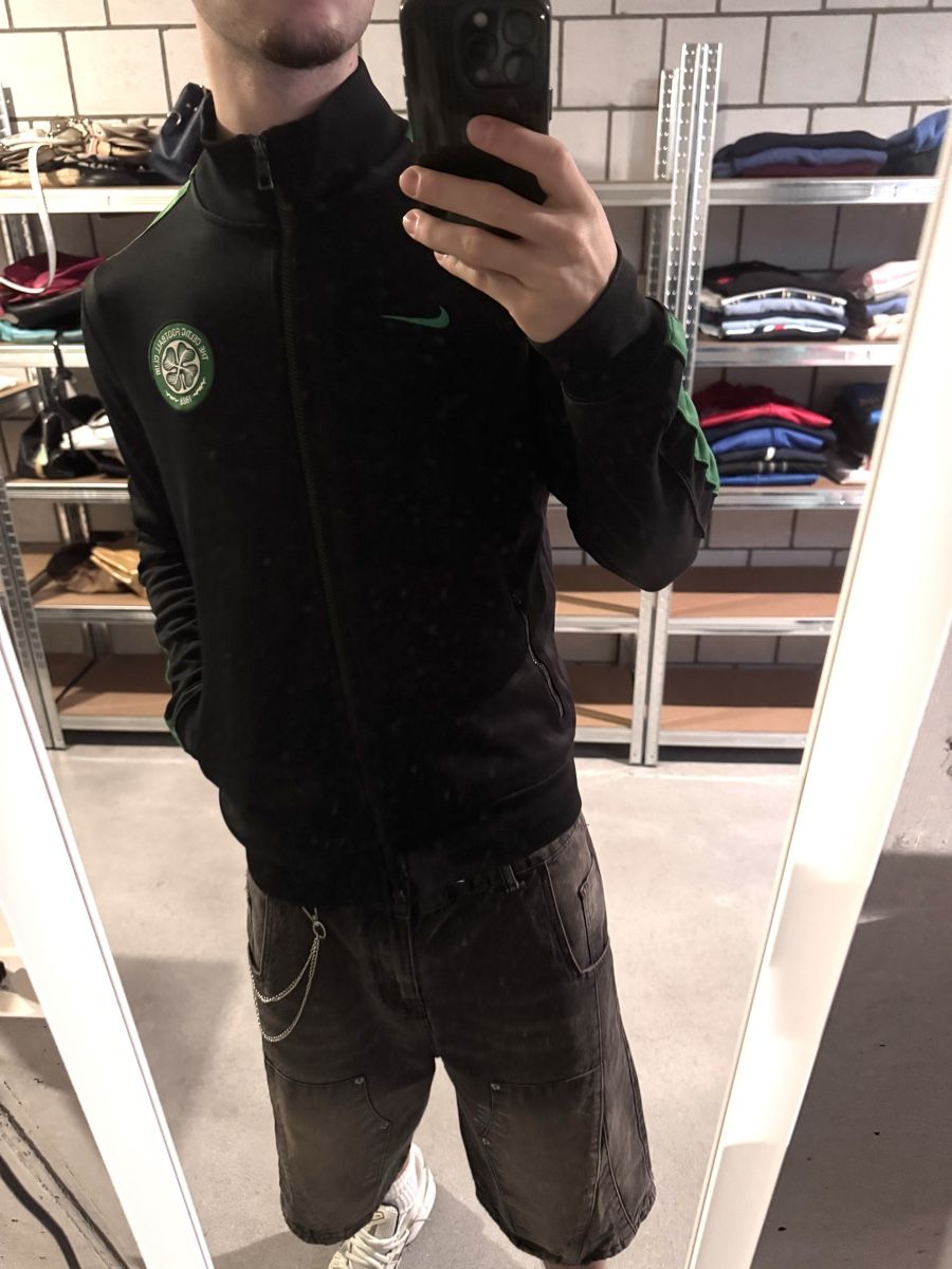 Nike Giacche: vintage celtic trackjacket black/green  – Usato da Oberhofen Thun'see venduto da 61archive