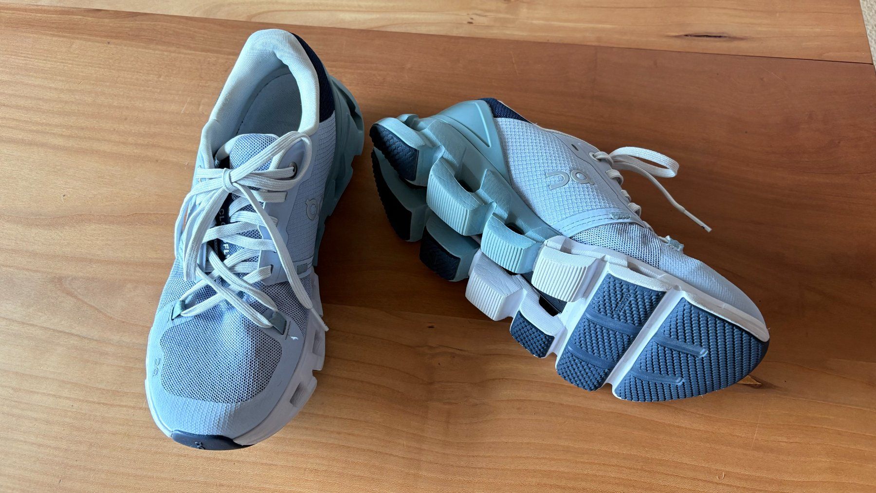 On Chaussures femmes: ON Schuhe – D'occasion à Spiez par rezibur