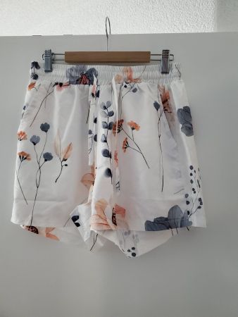Shorts Blumenmuster Gr. M Damen Kurz Hosen