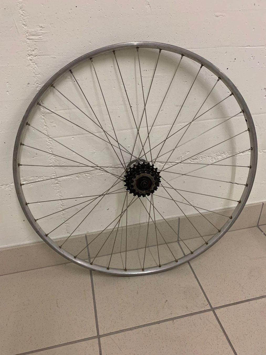Pneumatici & Ruote complete: Roue arrière de vélo course CAMPAGNOLO RECORD. – Usato da Vessy venduto da Panpan2