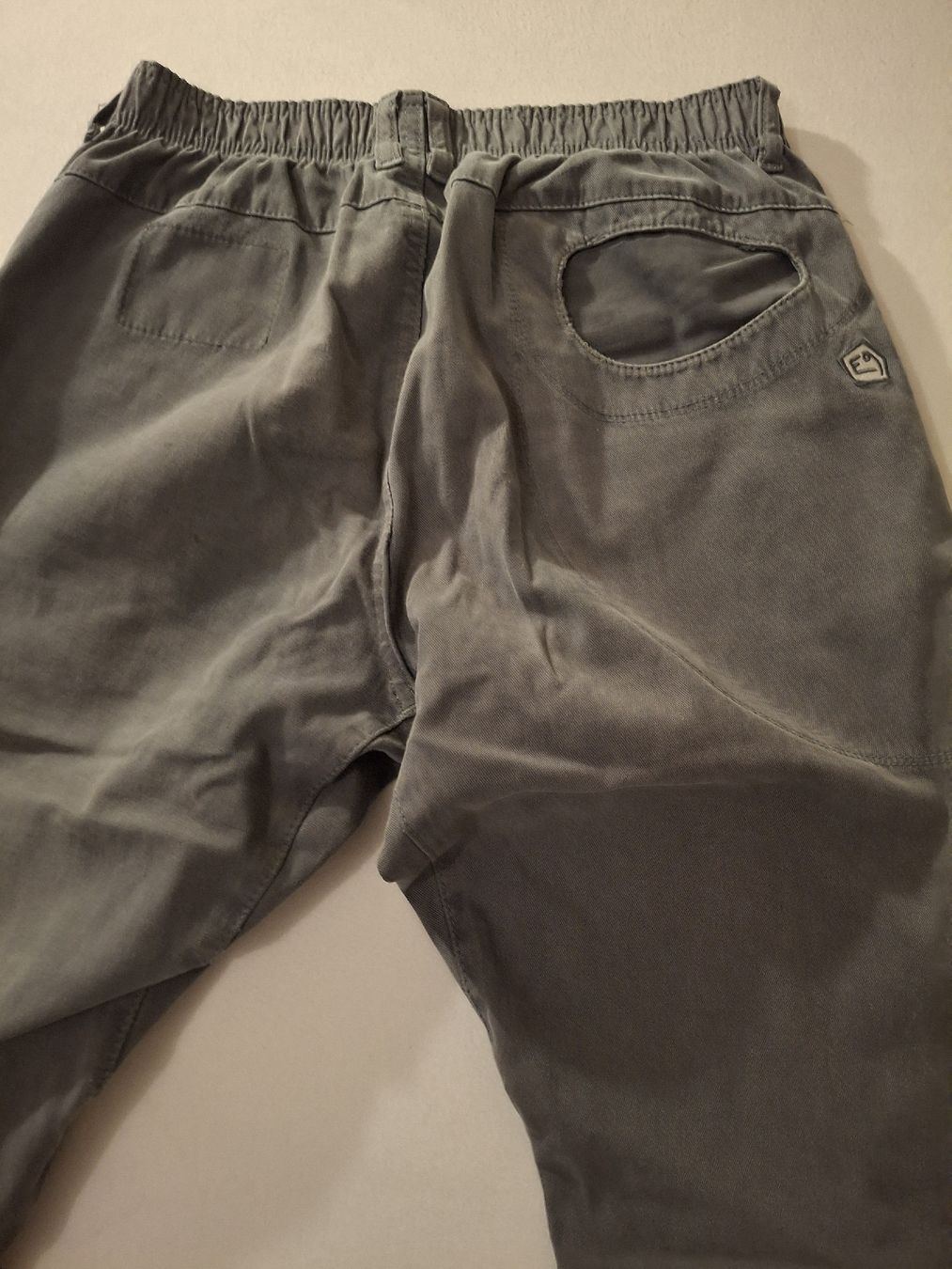 E9 Pantaloni: Boulderhose E9 Gr.S women – Usato da Zürich venduto da wallrider01 2