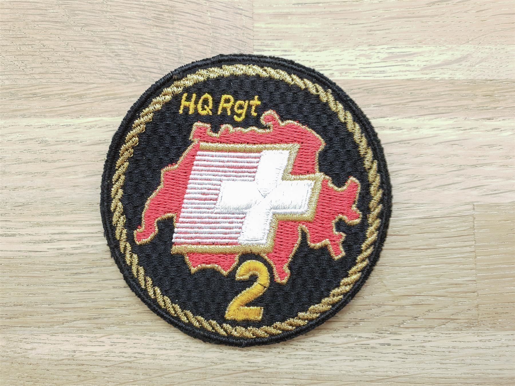 Placchette & Badge: Badge HQ Rgt 2 Regiment gold – Usato da Erlinsbach venduto da S700