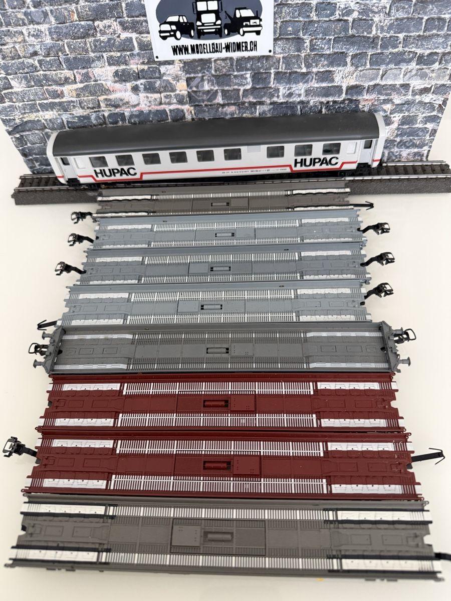 Modelleisenbahnen: RoLa Hupac HO 9 Teile  – Gebraucht aus Altdorf UR von modellbau-widmer