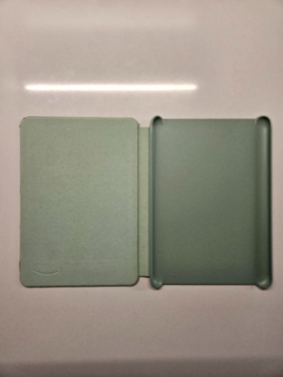 Covers & Schutzfolien: Amazon Kindle Case, Thin and Lightweight, Foldable – Gebraucht aus Luzern von hexagon 1