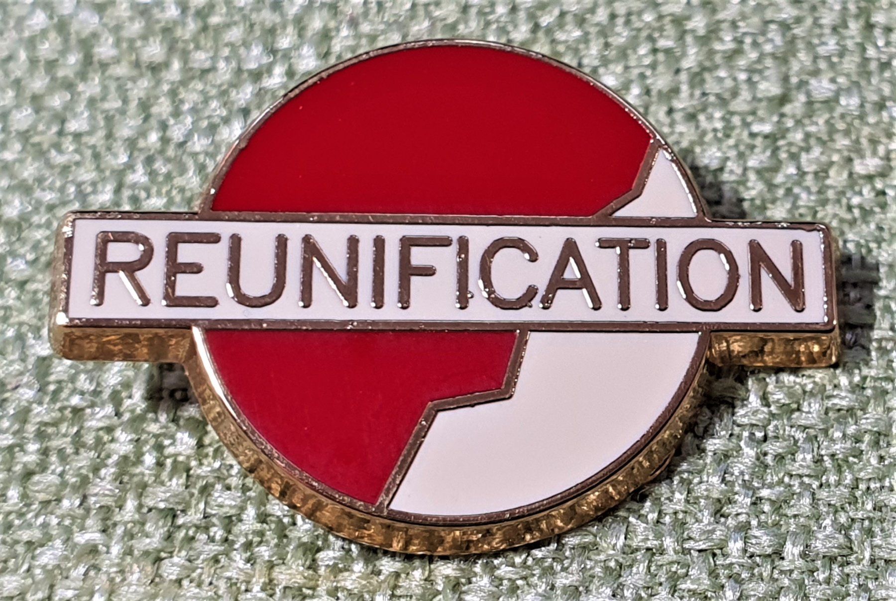 Plaketten & Abzeichen: O856 - Pin  Reunification / Wiedervereinigung – Gebraucht aus Reinach BL von Boston-Verkauf