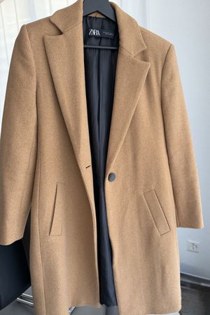 Zara Mantel