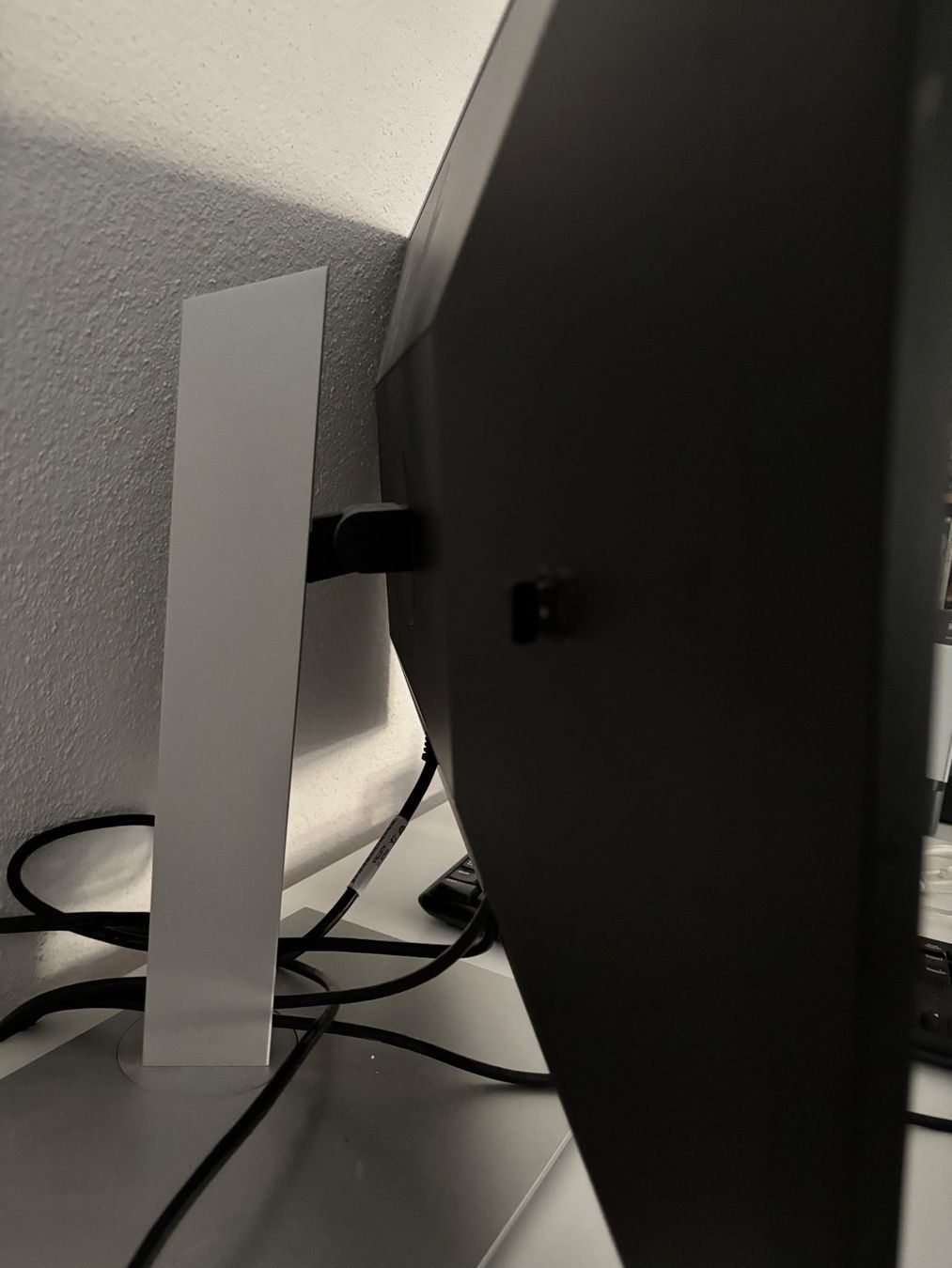 Hewlett Packard Monitore: Hp 27 Zoll Bildschirm Quer und Hochformat – Gebraucht aus Nottwil von Mountainbiker63 2