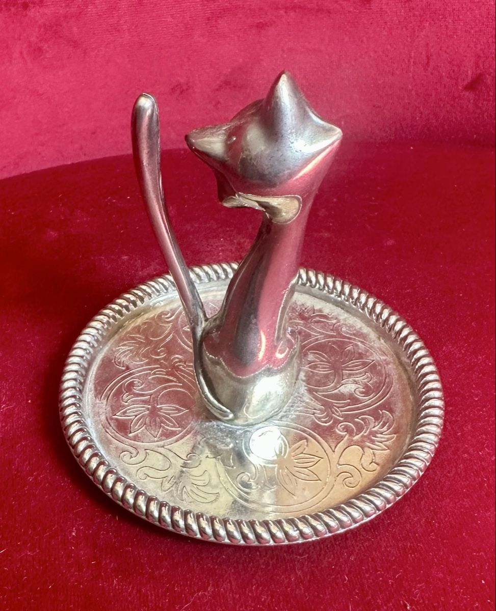 Statuette: Schmuckhalter Katze mit blauem Stein und Tablett versilbert – Usato da Zürich venduto da c_d_r 3