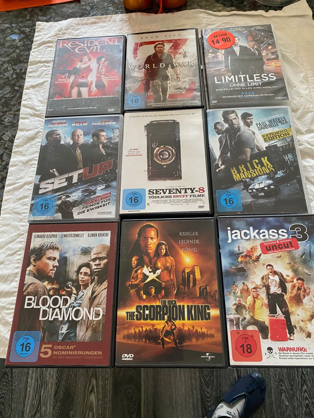 Tutti i DVDs: 32 x  DVD s. bunt gemischt – Usato da Allenwinden venduto da Obalu 1