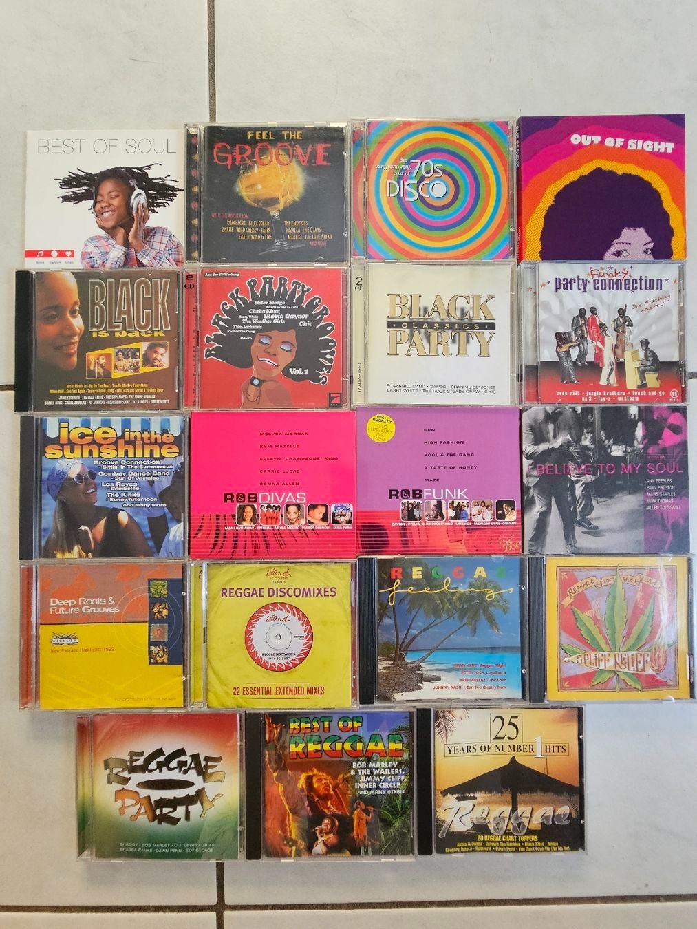 CD: RIESIGE CD SAMMLUNG - Sampler verschiedenster Genres... – Usato da Biberist venduto da Foolio0 8