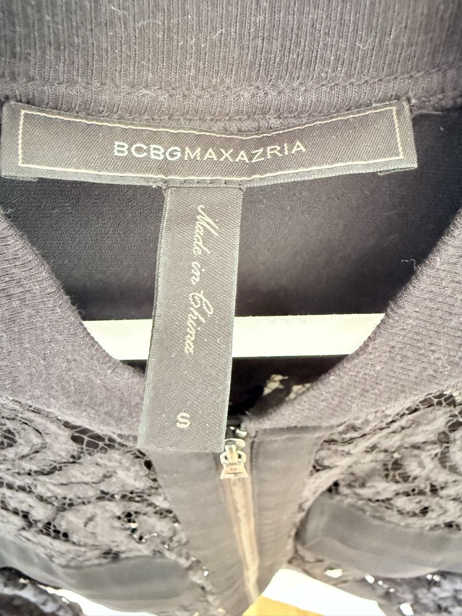 Giacche: BCBGMAXAZRIA Black Lace Bomber Jacket - Size Small! – Nuovo (secondo la descrizione) da Kilchberg ZH venduto da san_hs8y 2
