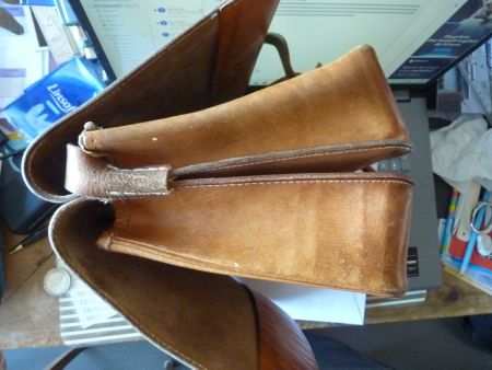 LEDERTASCHE ZUM UMHÄNGEN 2 TEILIG. 26X22X15 CM