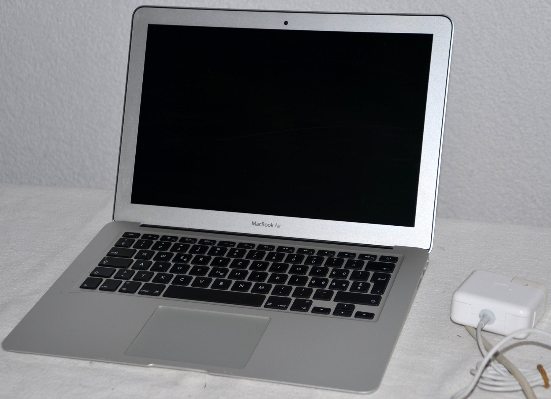 Apple Notebook: Apple Macbook Air A1466 i5  13" – Difettoso da Collonges venduto da arashee 4